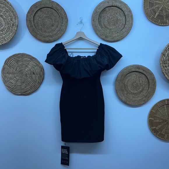 NEW $118 ASTR Black Ruffle Off Shoulder Rib Knit Cherie Mini Dress Large Party - Picture 2 of 8